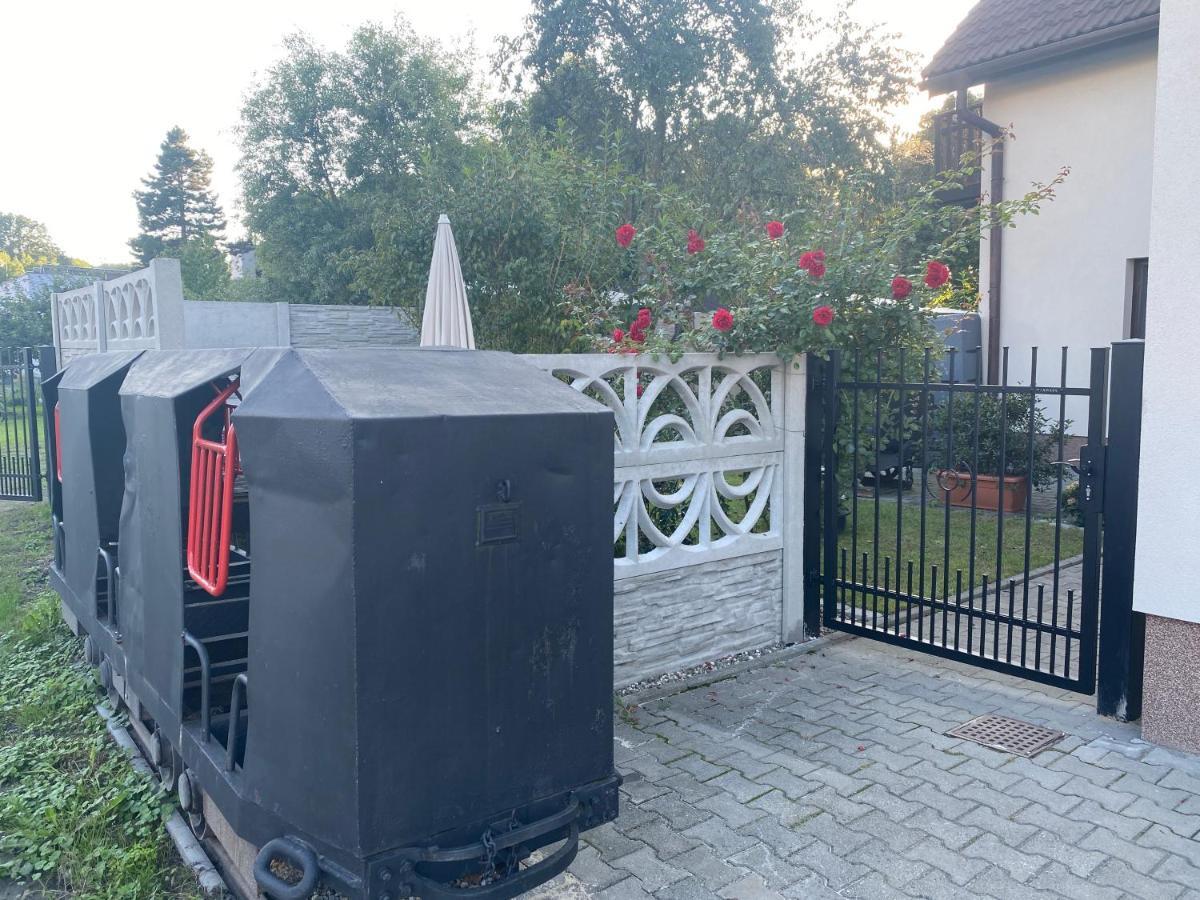 Penzio Ostrava Apartment Bagian luar foto